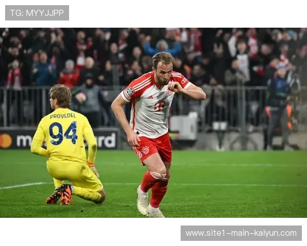 拜仁的统治力展现：凯恩回撤组织与边锋群穿插跑动形成的立体进攻网络